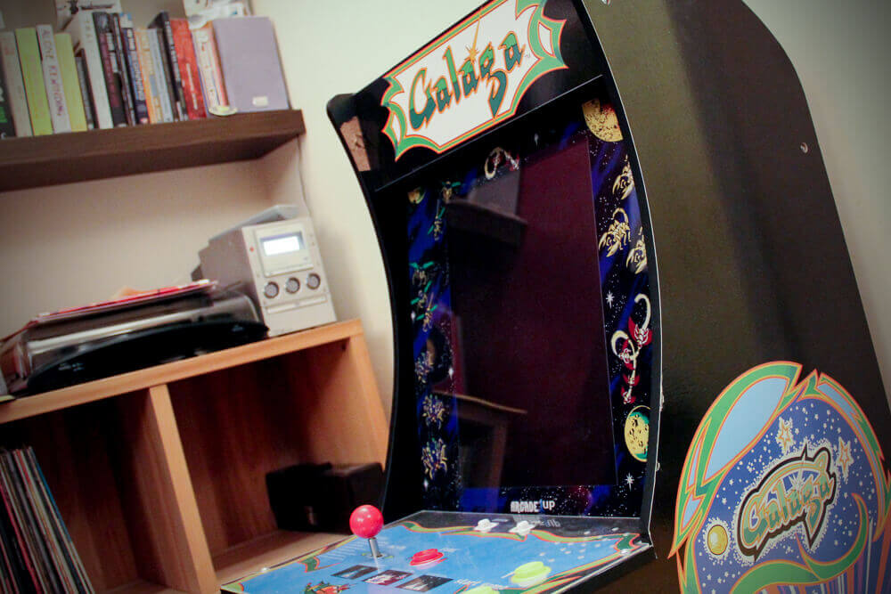 Arcade1Up Cabinet Hands-on: Galaga / Galaxian - Jump Dash Roll
